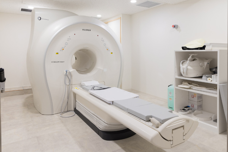 MRI（磁気共鳴画像診断）​